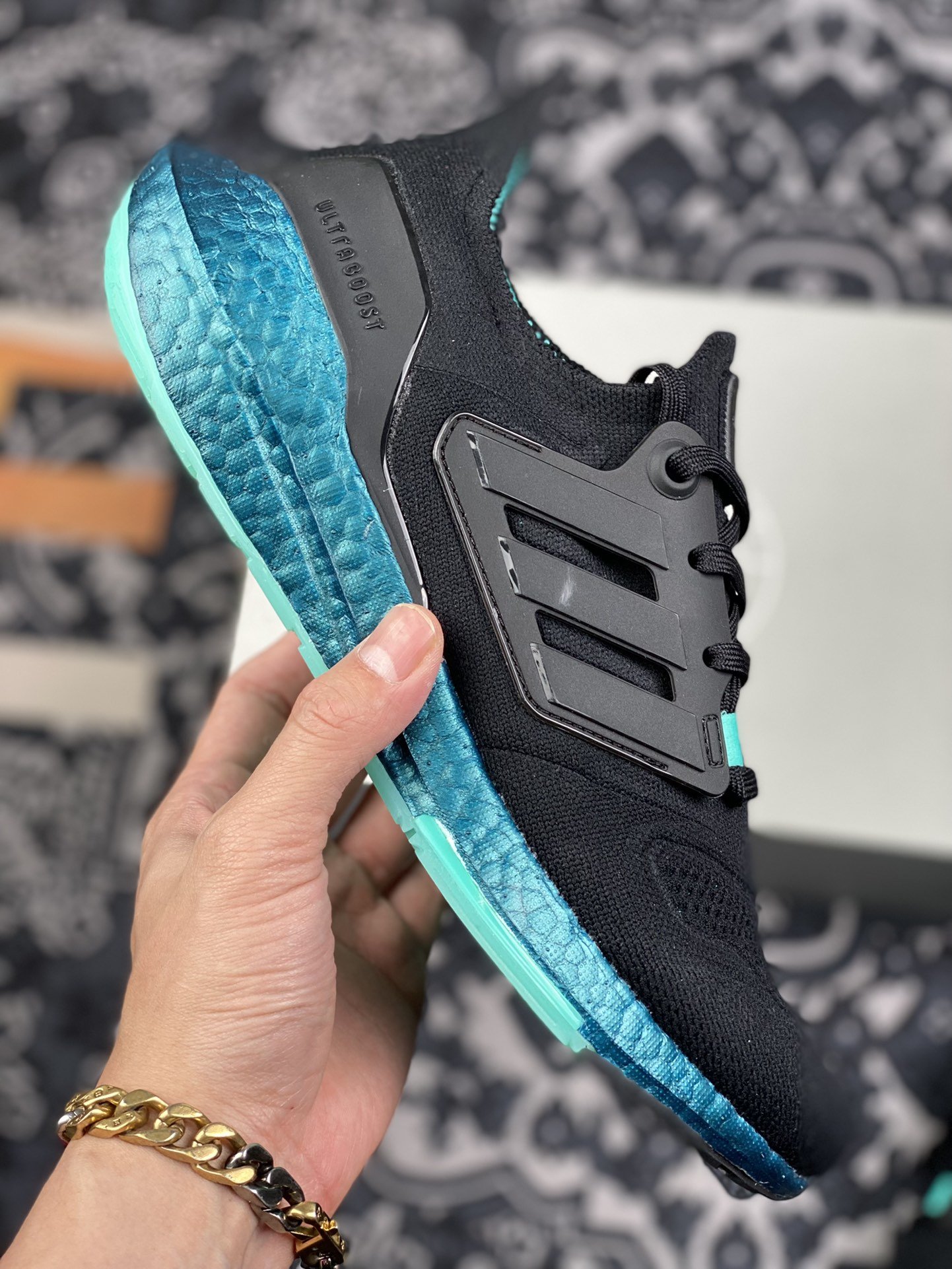 240 2022新版 adidas Ultra Boost 以编织纱网代替TPU材质GX5564