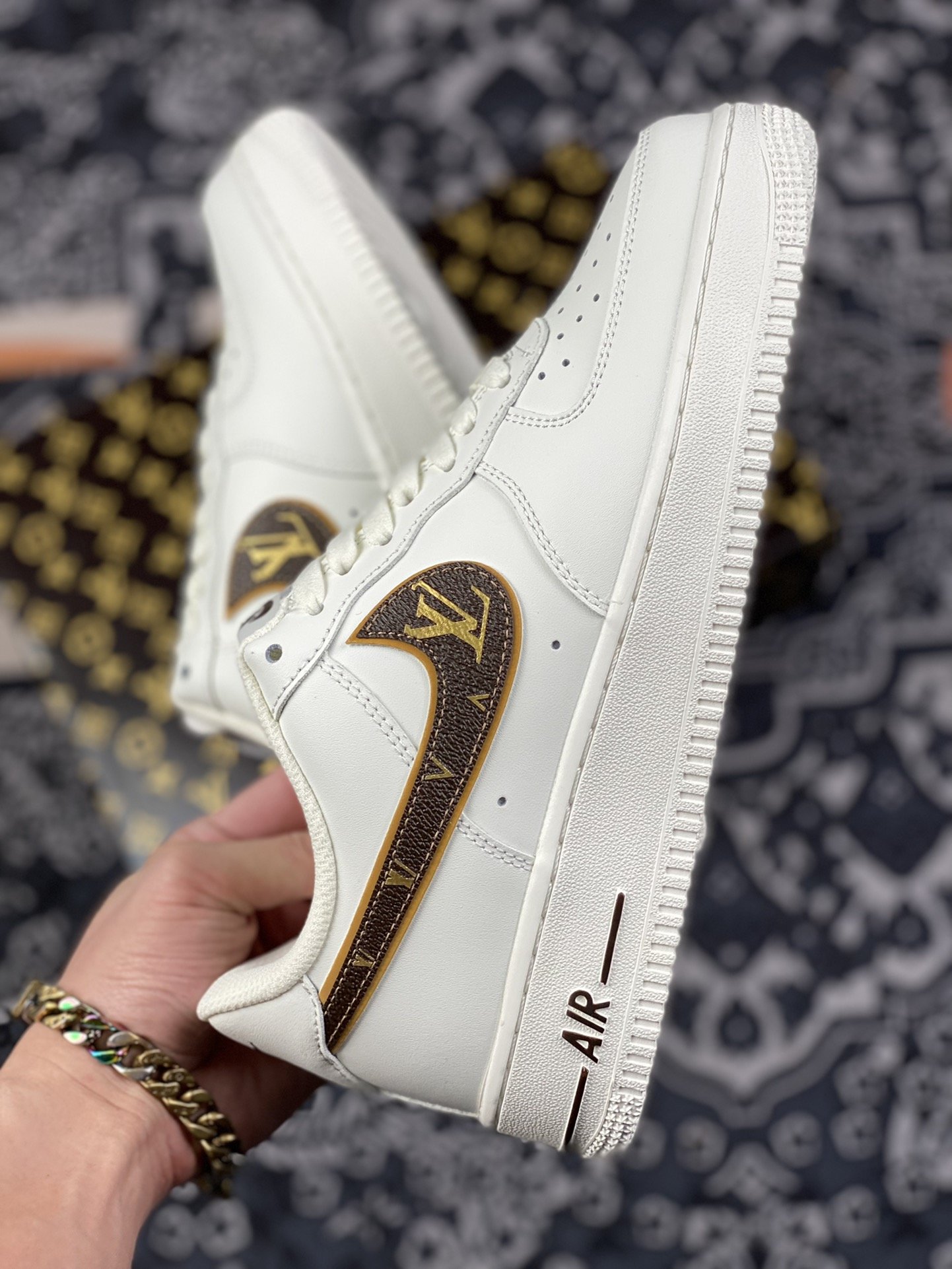 240 1V x Nike Air Force 1 Low 联名老花小钩原楦头原纸板KV3696-880