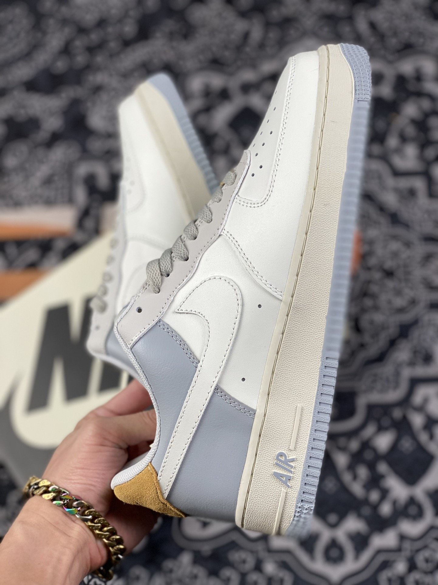 220 Air Force 1 ’07 Low 米灰原楦头原纸板CW2288-702