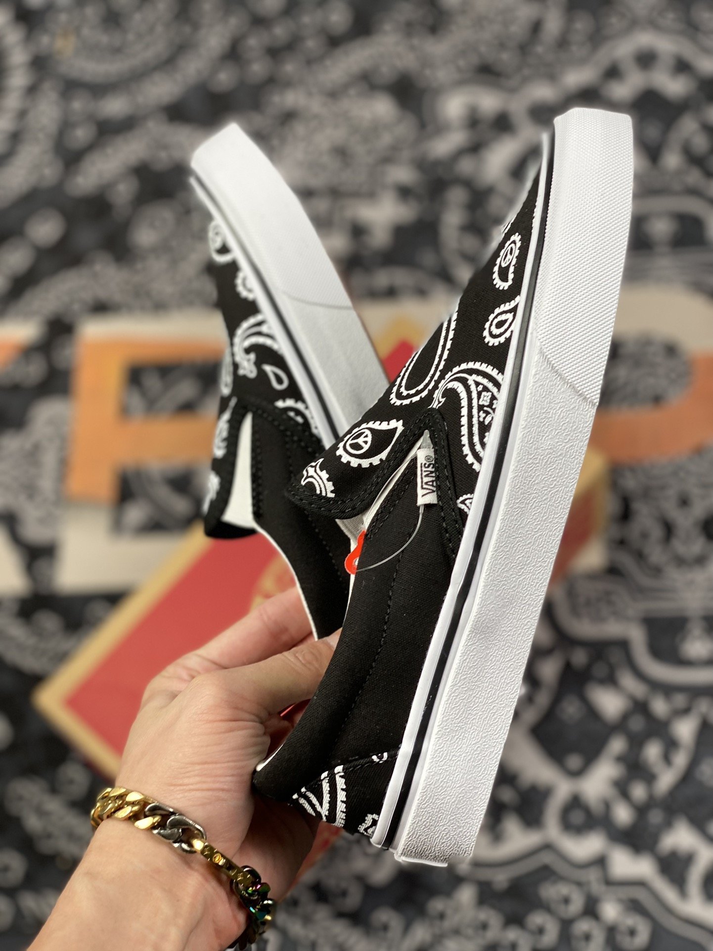 160 vans Slip-On 一脚蹬黑白涂鸦50周年腰果花帆布硫化板鞋