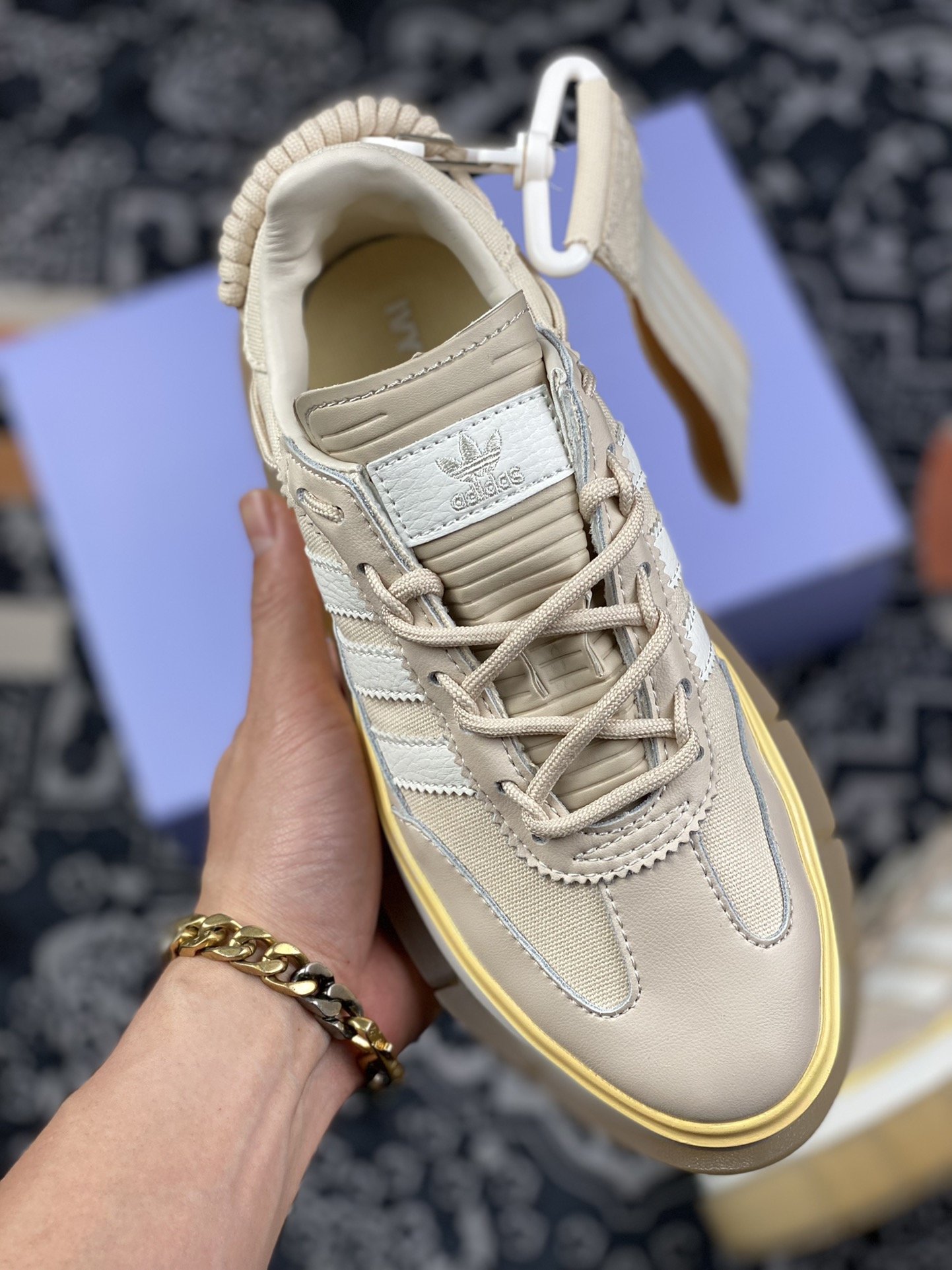 240 Ivy Park x Adidas Sleek Super 碧昂斯联名松糕鞋 GZ3891