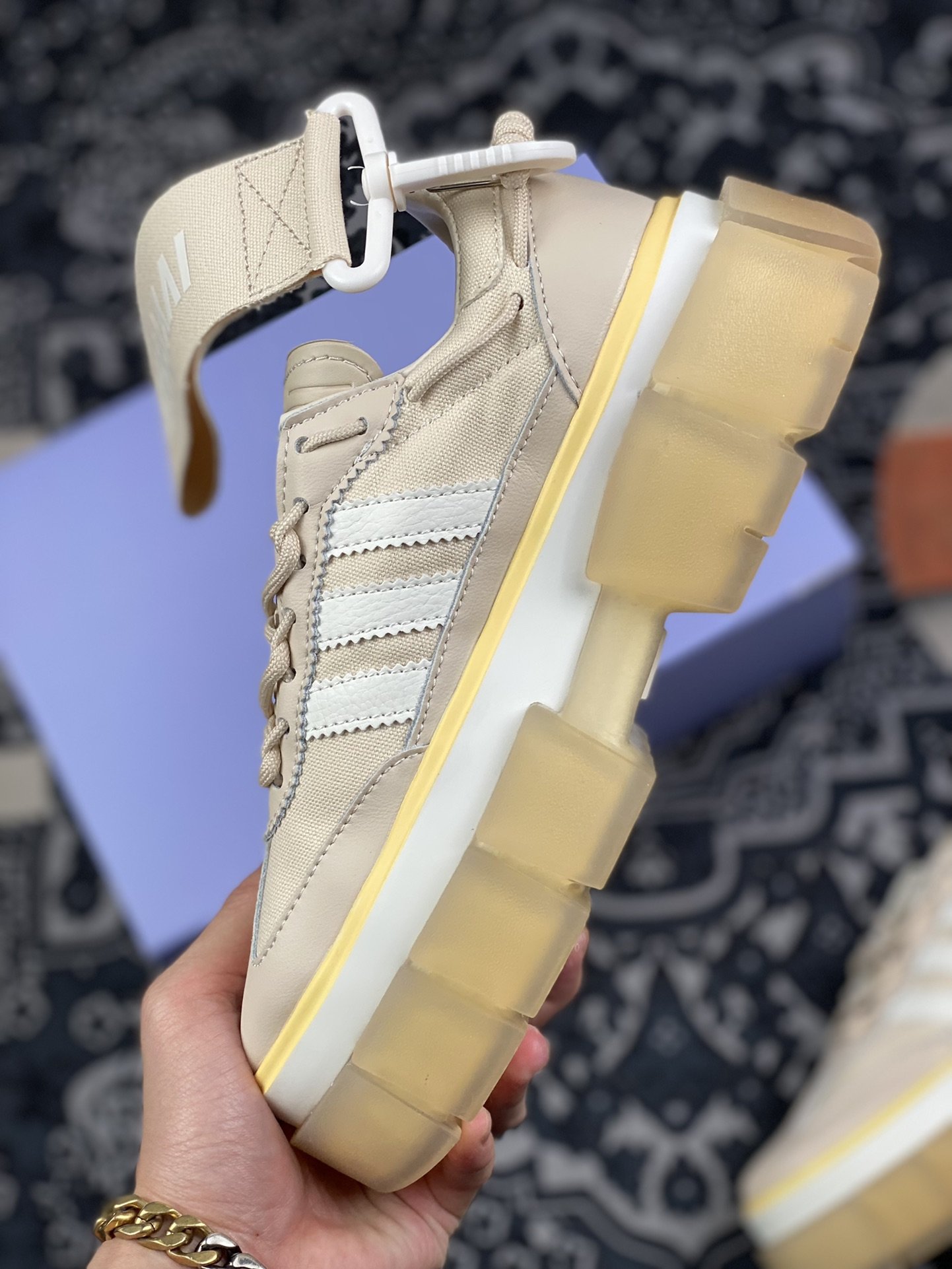 240 Ivy Park x Adidas Sleek Super 碧昂斯联名松糕鞋 GZ3891