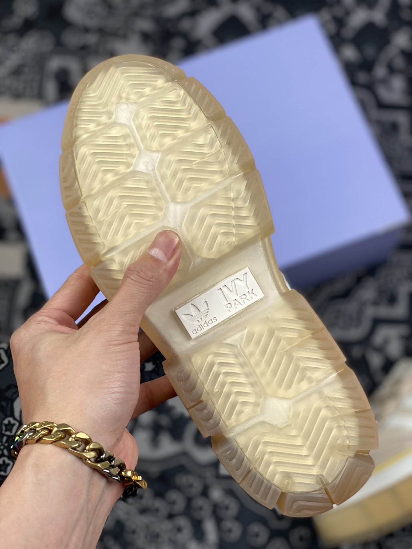 240 Ivy Park x Adidas Sleek Super 碧昂斯联名松糕鞋 GZ3891