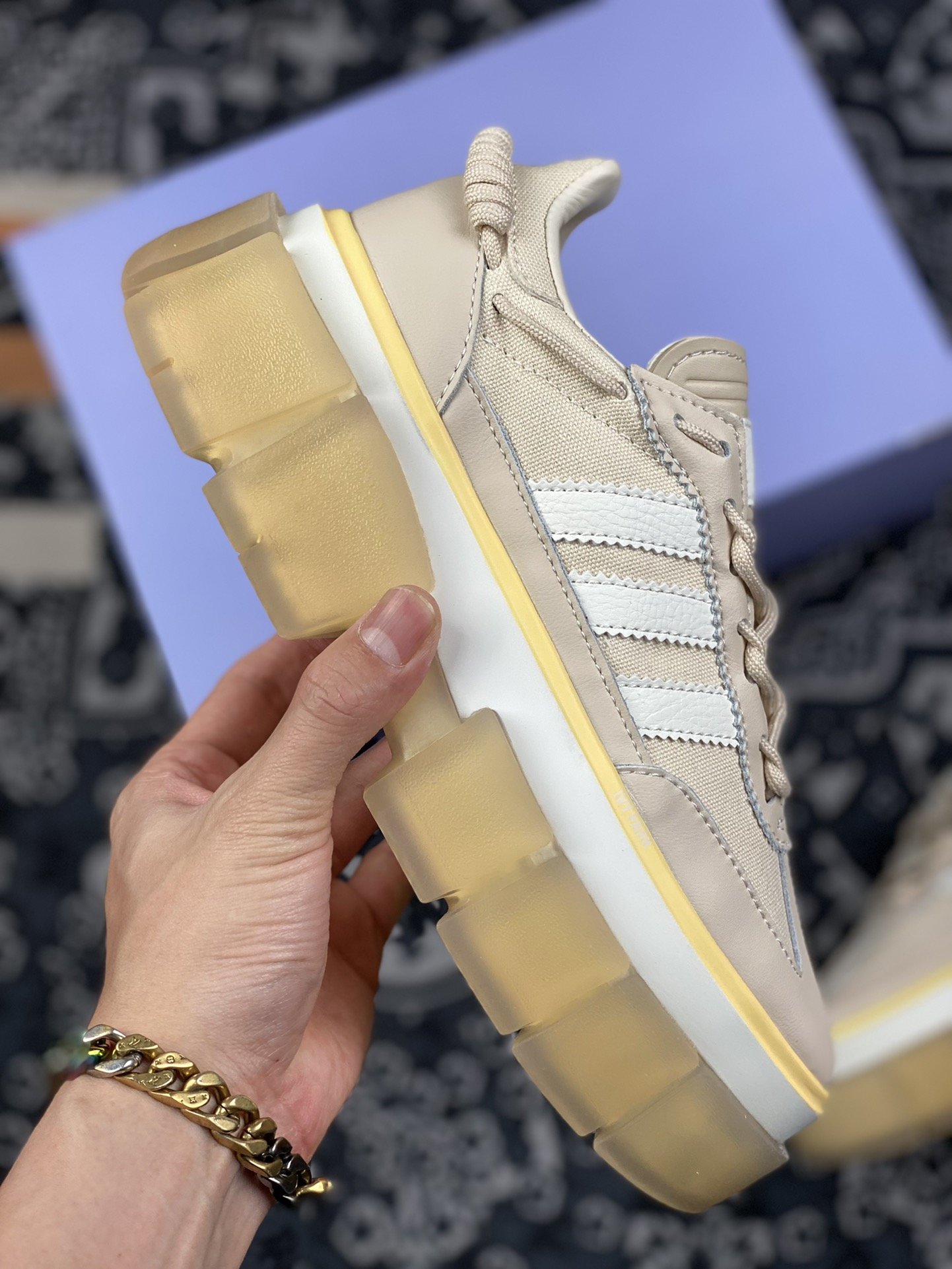 240 Ivy Park x Adidas Sleek Super 碧昂斯联名松糕鞋 GZ3891