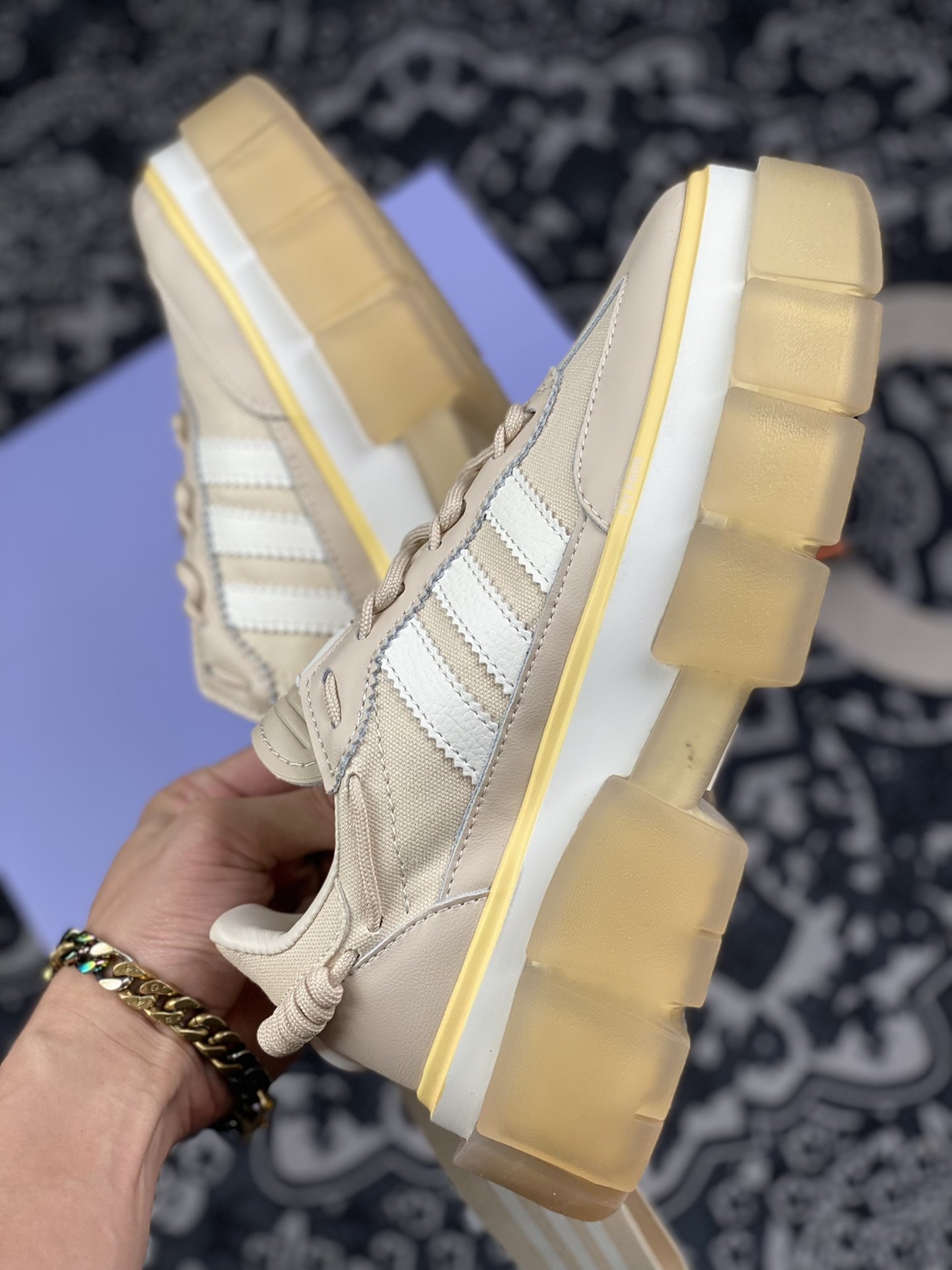 240 Ivy Park x Adidas Sleek Super 碧昂斯联名松糕鞋 GZ3891