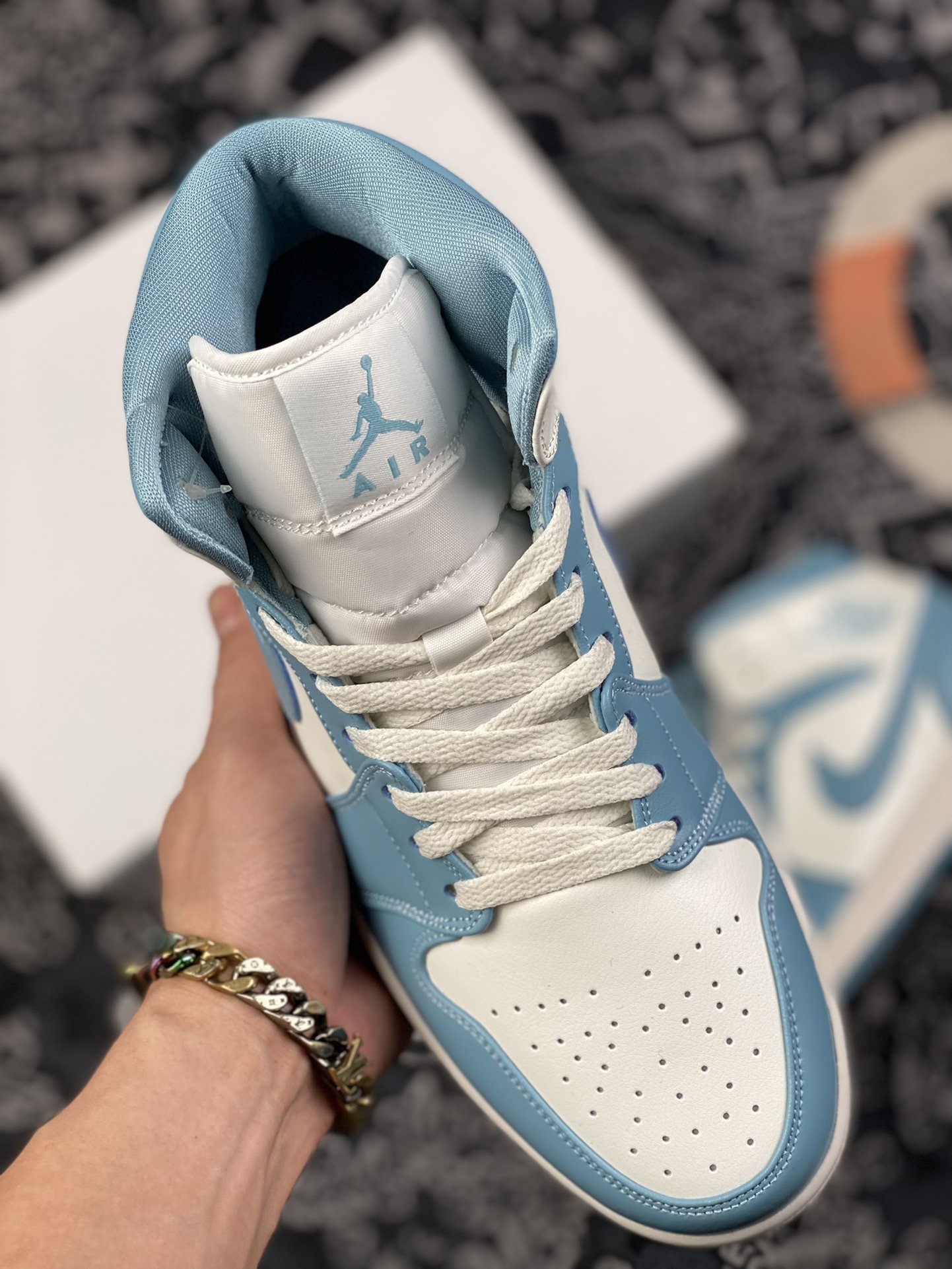 240 AJ1 Mid 白蓝 中帮系列 BQ6472-121