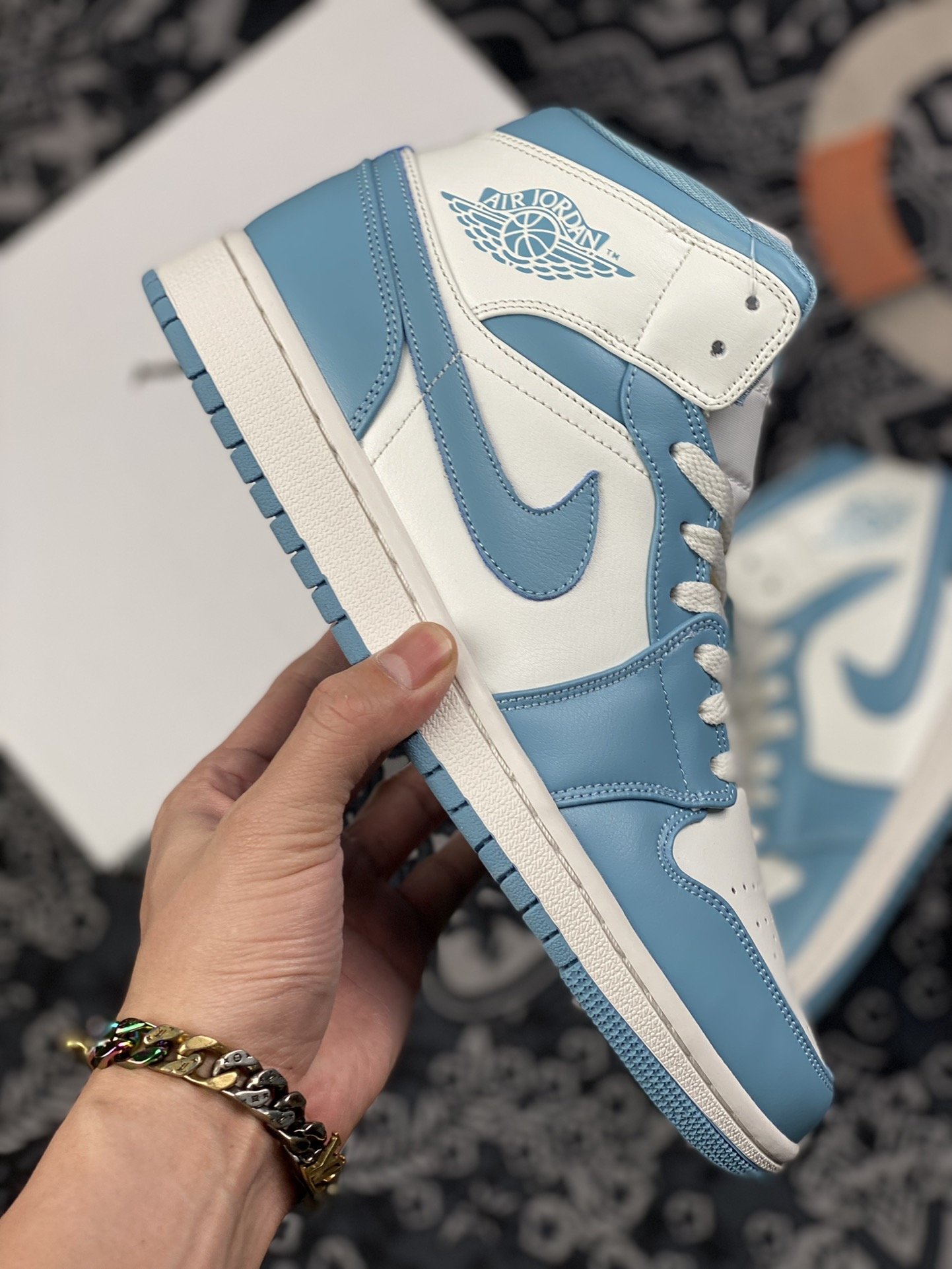 240 AJ1 Mid 白蓝 中帮系列 BQ6472-121