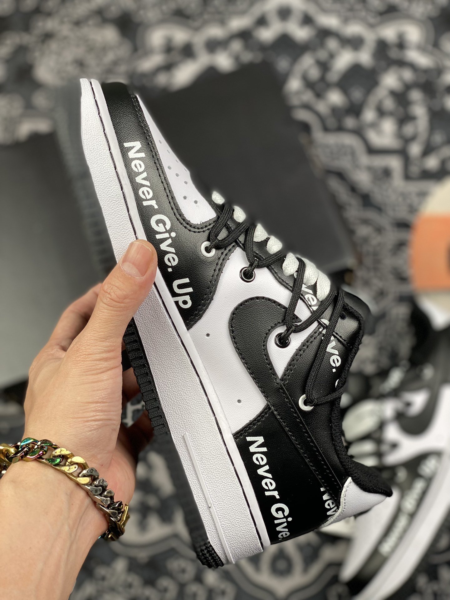 240 Nike Air Force 1 React LV8 字母黑白 1724-104