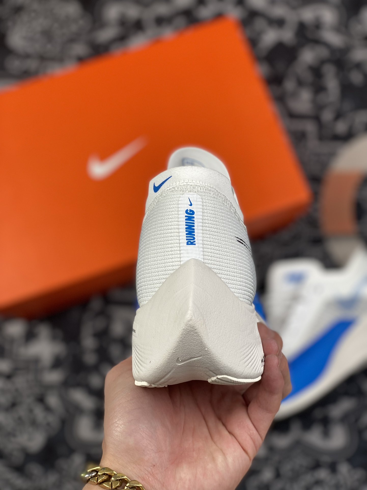 220 Nike ZoomX Vaporfly Next% 马拉松跑步鞋 二代 CU4111-102