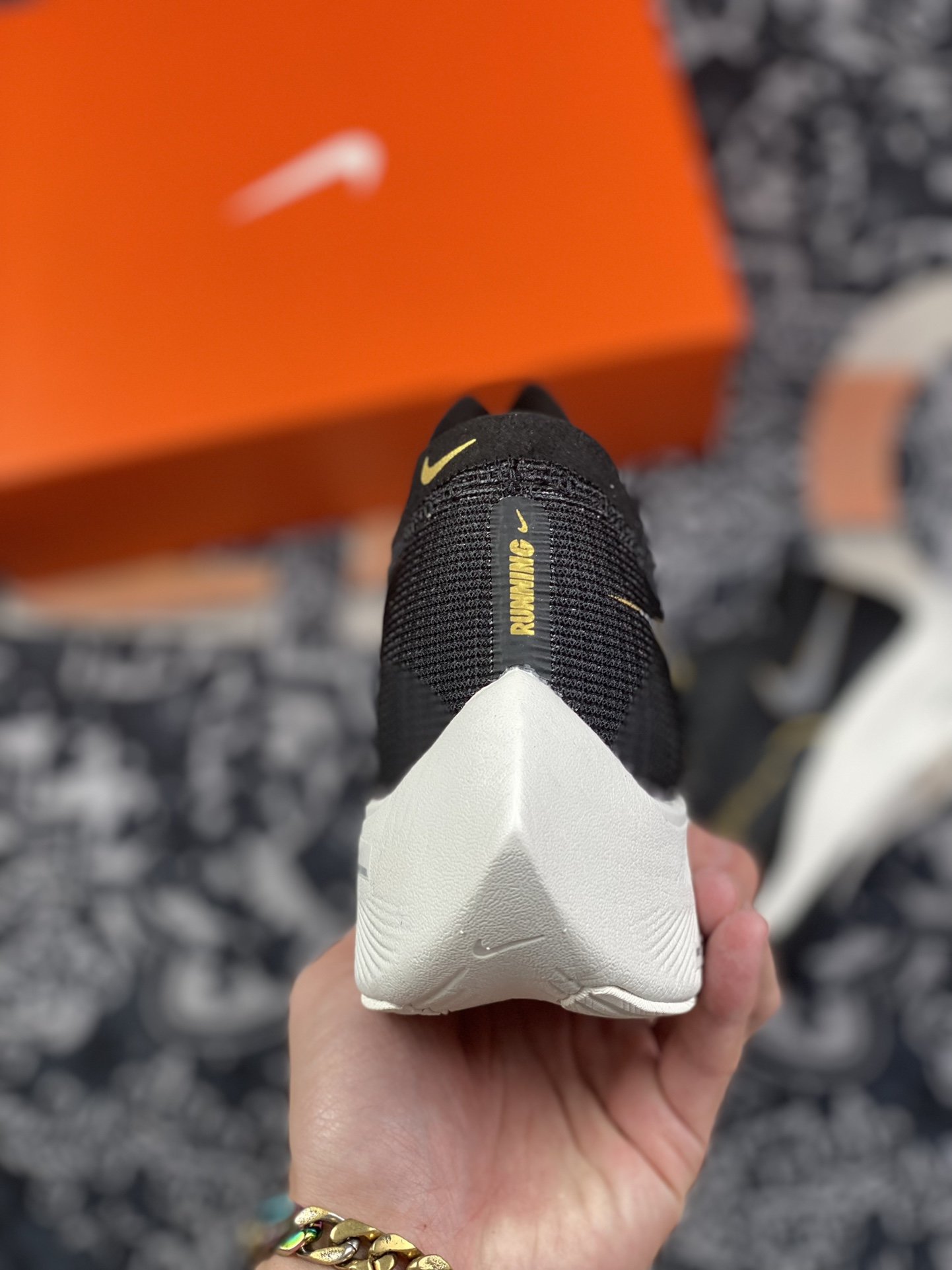 220 Nike ZoomX Vaporfly Next% 马拉松跑步鞋 二代 CU4111-001
