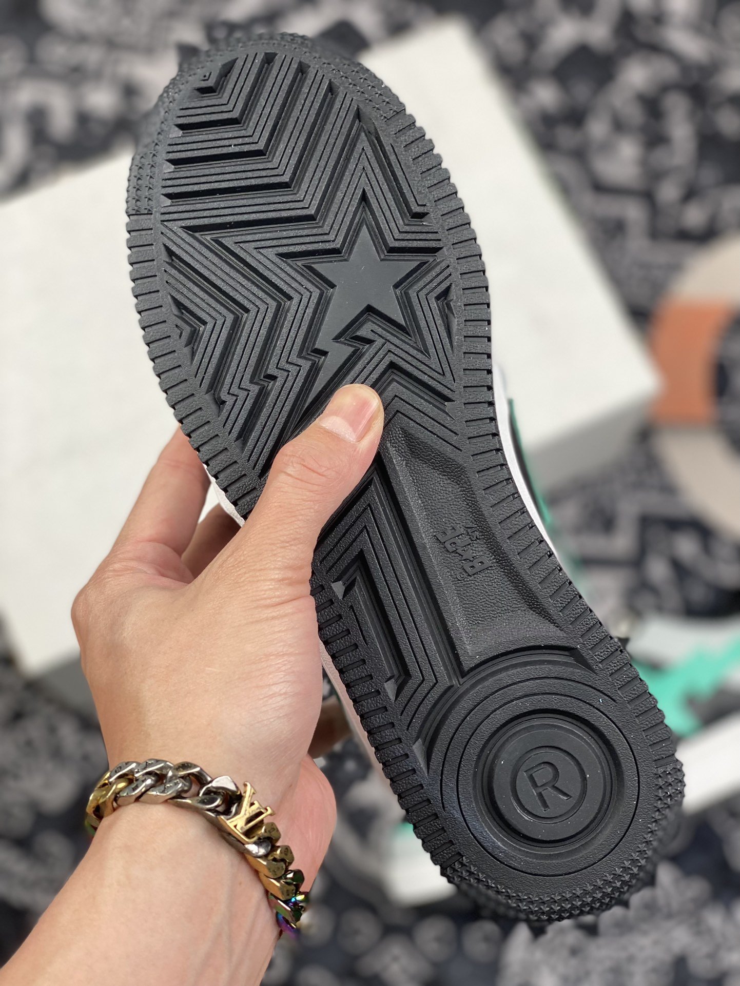 380 潮流教父nigo品牌 王源同款 Bape Sta “Tokyo” 黑灰绿OZXSH191002MH