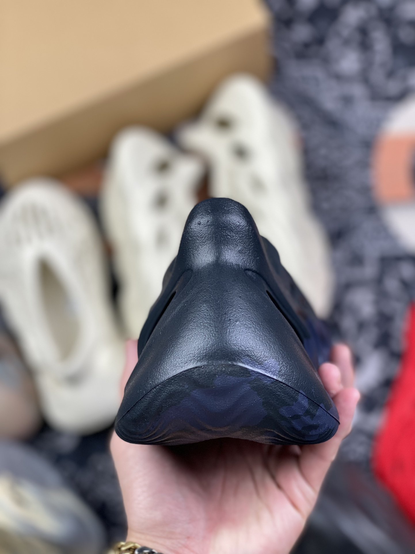 180 adidas Yeezy Foam Runner “Mineral Blue”矿物蓝 午夜蓝 油画 洞洞鞋 GV7903