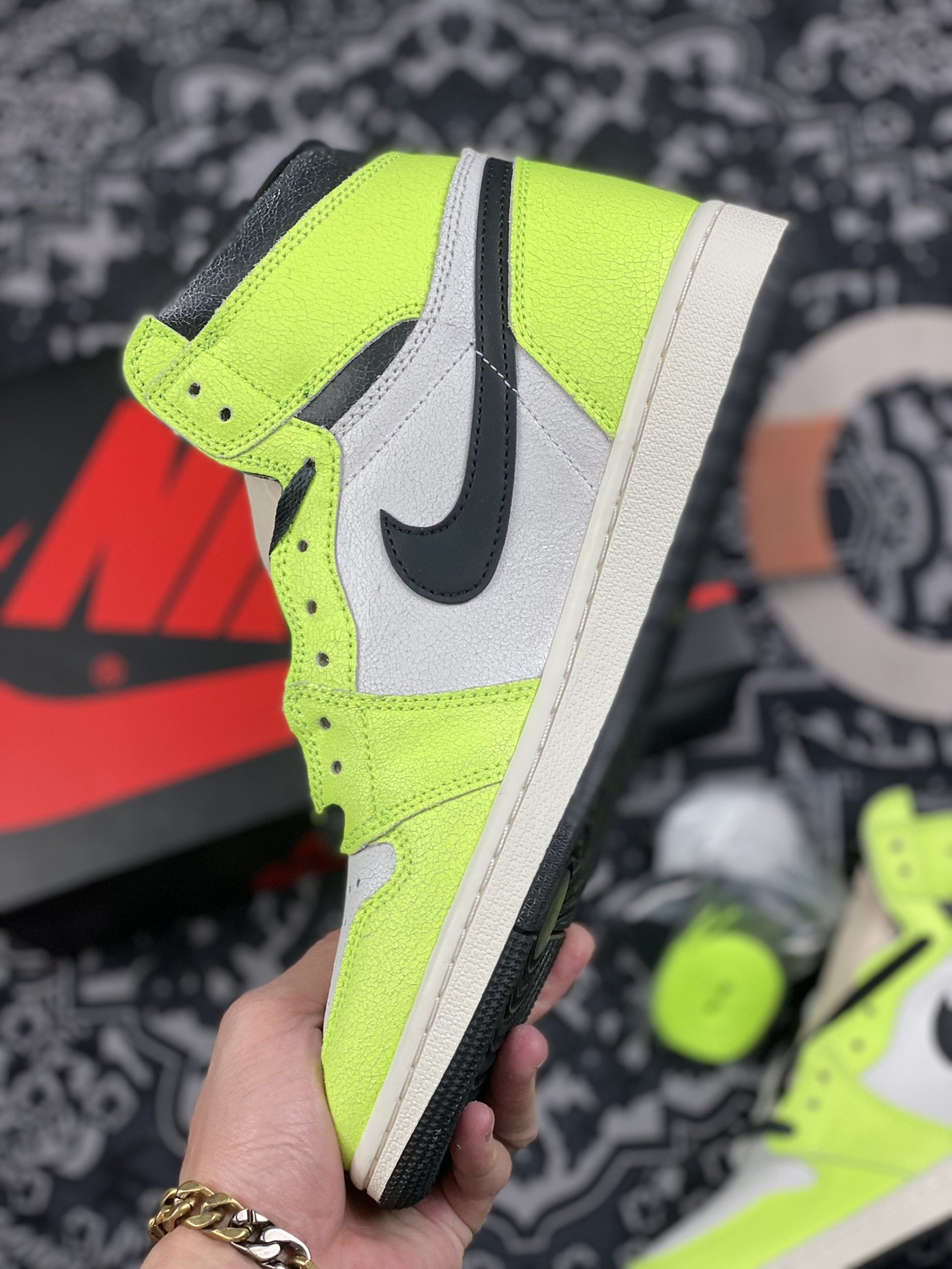 280 Air Jordan 1 AJ1 乔丹1代高帮篮球鞋/白绿 荧光绿 555088-702