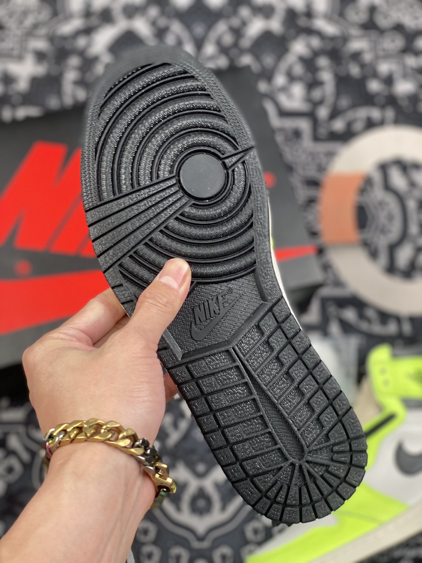 280 Air Jordan 1 AJ1 乔丹1代高帮篮球鞋/白绿 荧光绿 555088-702