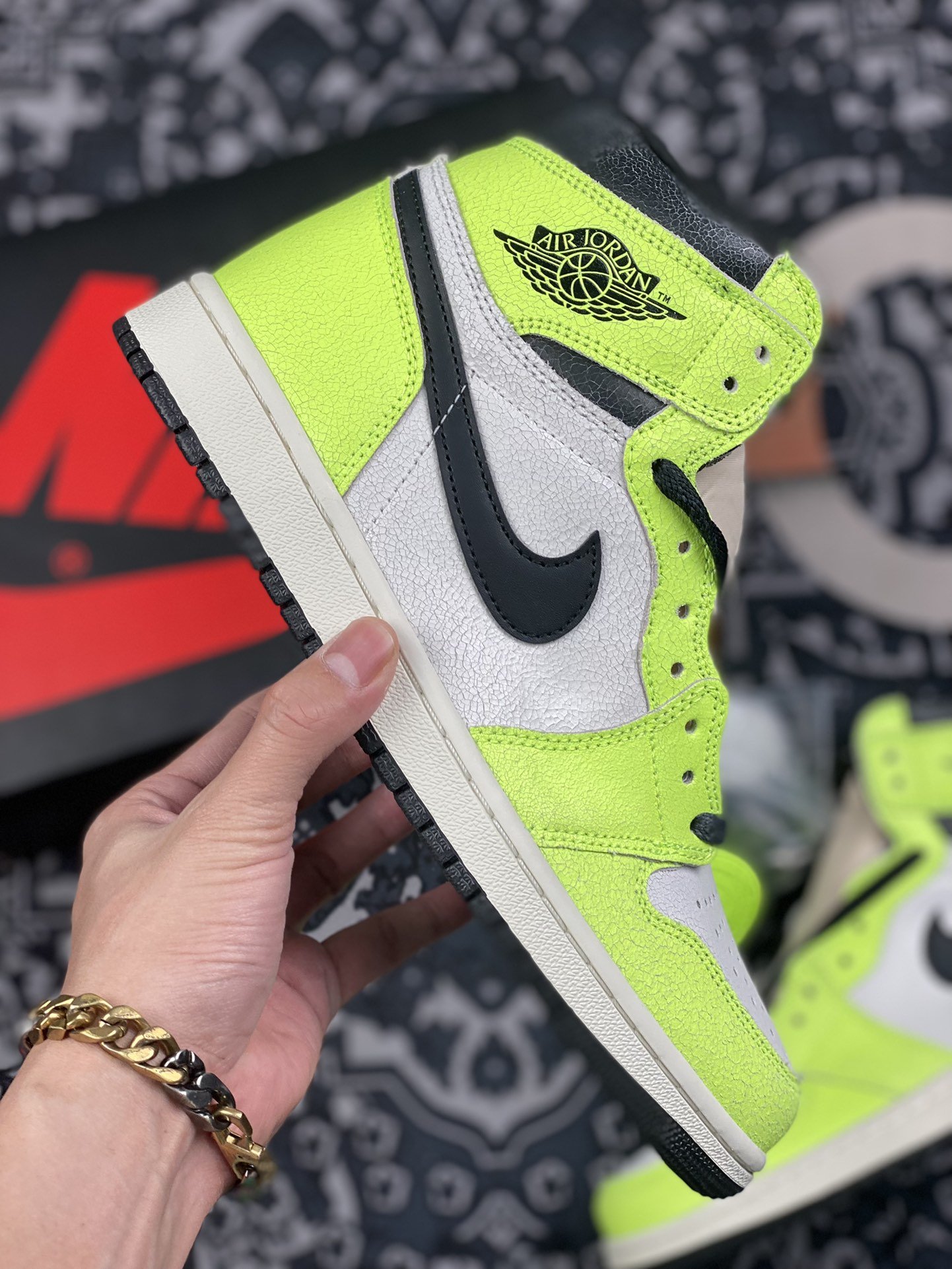 280 Air Jordan 1 AJ1 乔丹1代高帮篮球鞋/白绿 荧光绿 555088-702