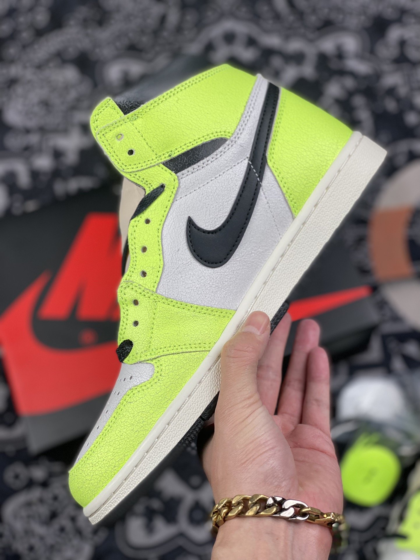 280 Air Jordan 1 AJ1 乔丹1代高帮篮球鞋/白绿 荧光绿 555088-702