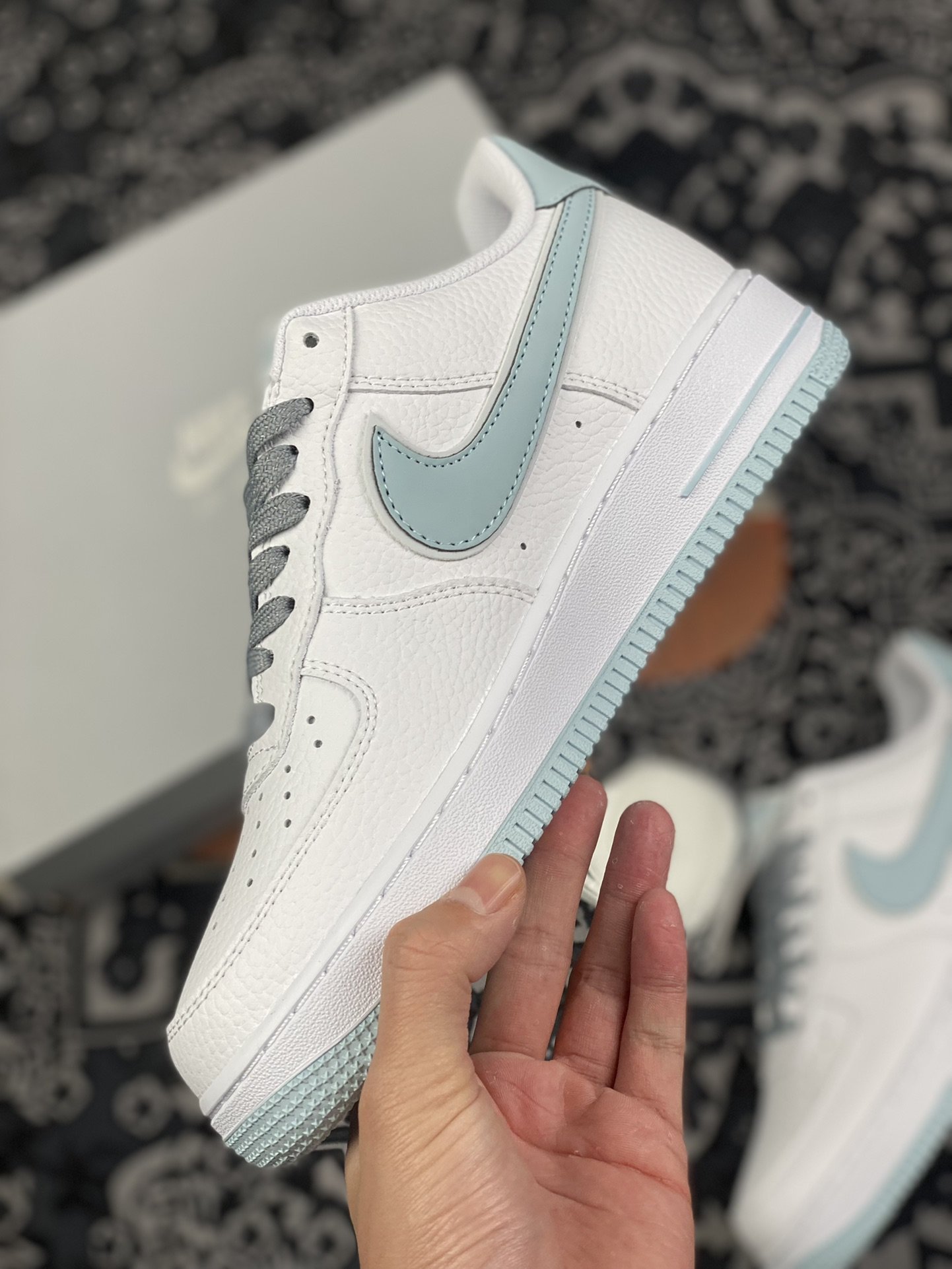 220 Nike Air Force 1 Low ’07 冰蓝满天星低帮空军一号休闲板鞋  AQ2566-201