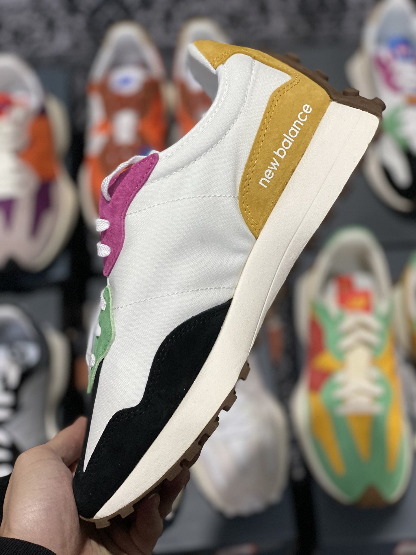 240 甄选 莞顶NB327 复古跑鞋 白彩虹