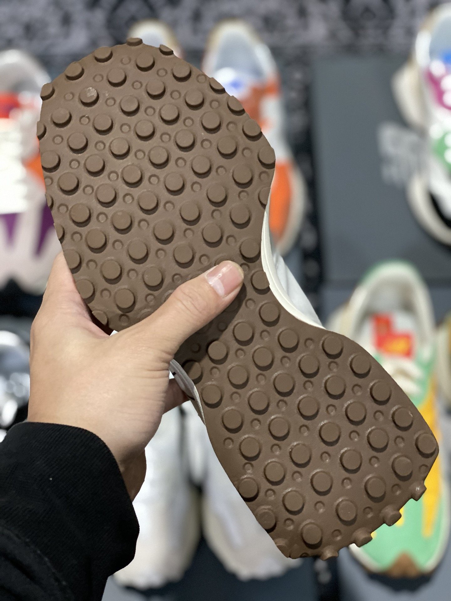 240 甄选 莞顶NB327 复古跑鞋 白彩虹