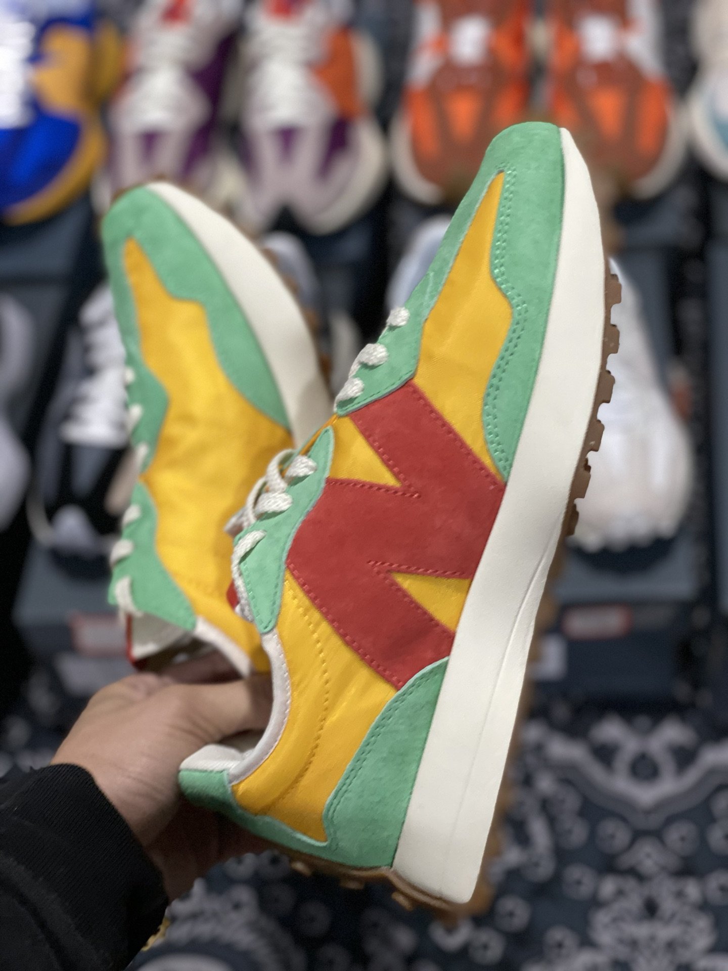 240  莞顶NB327 复古跑鞋 绿黄