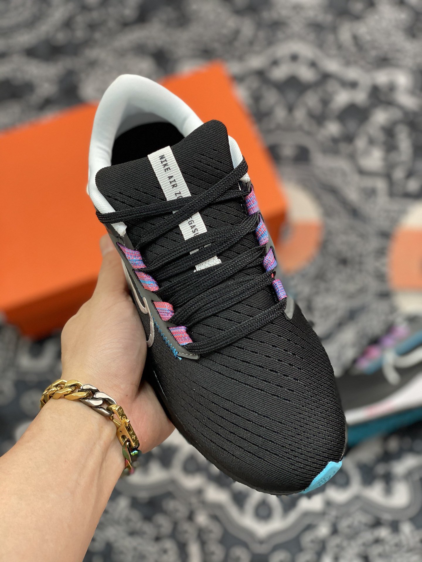 180 Nike Air Zoom Pegasus 38 飞马登月38代跑步鞋 黑白阴阳  CW7356-003