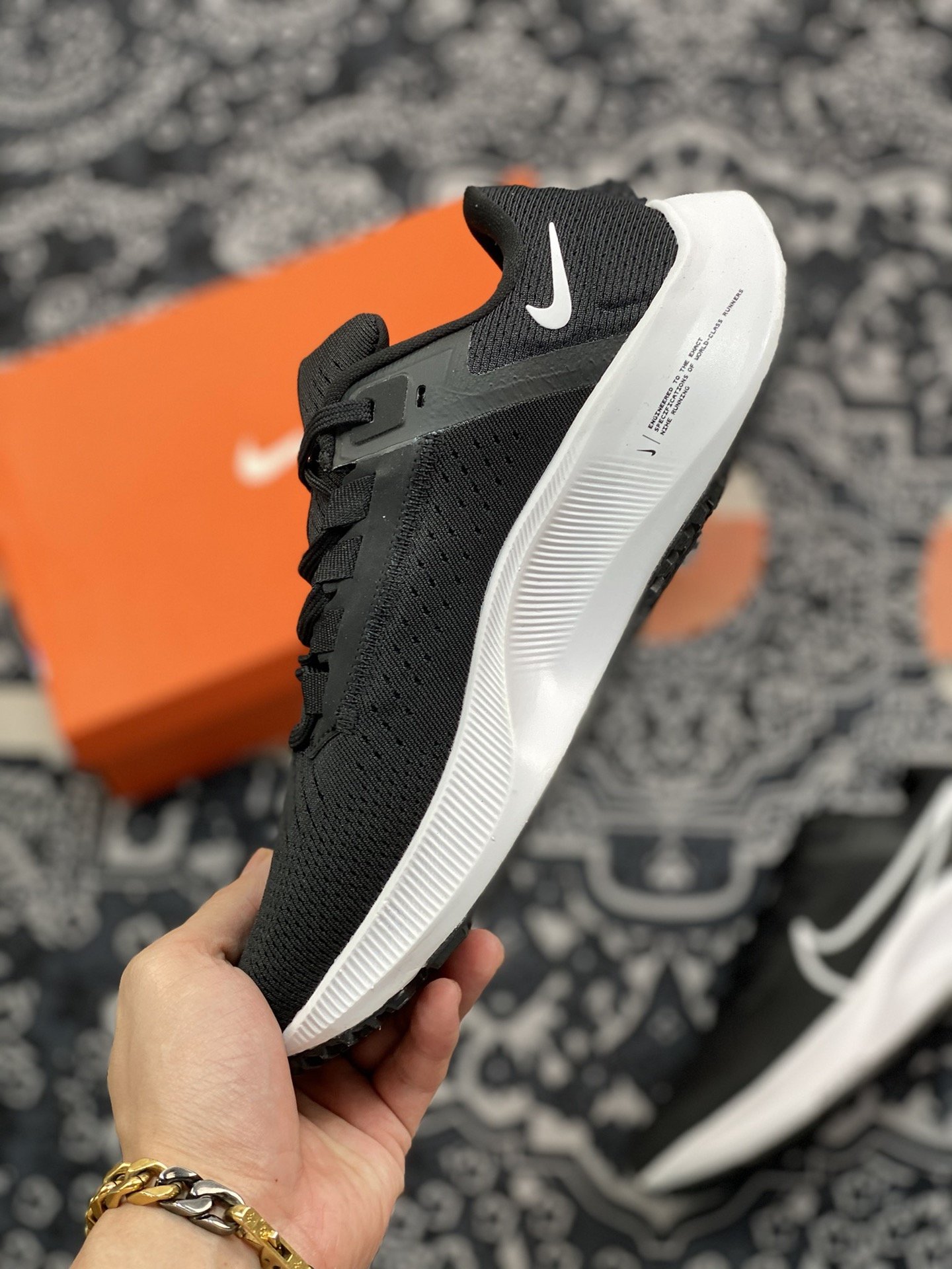 180 Nike Air Zoom Pegasus 38 飞马登月38代跑步鞋 黑白 CW7356-002