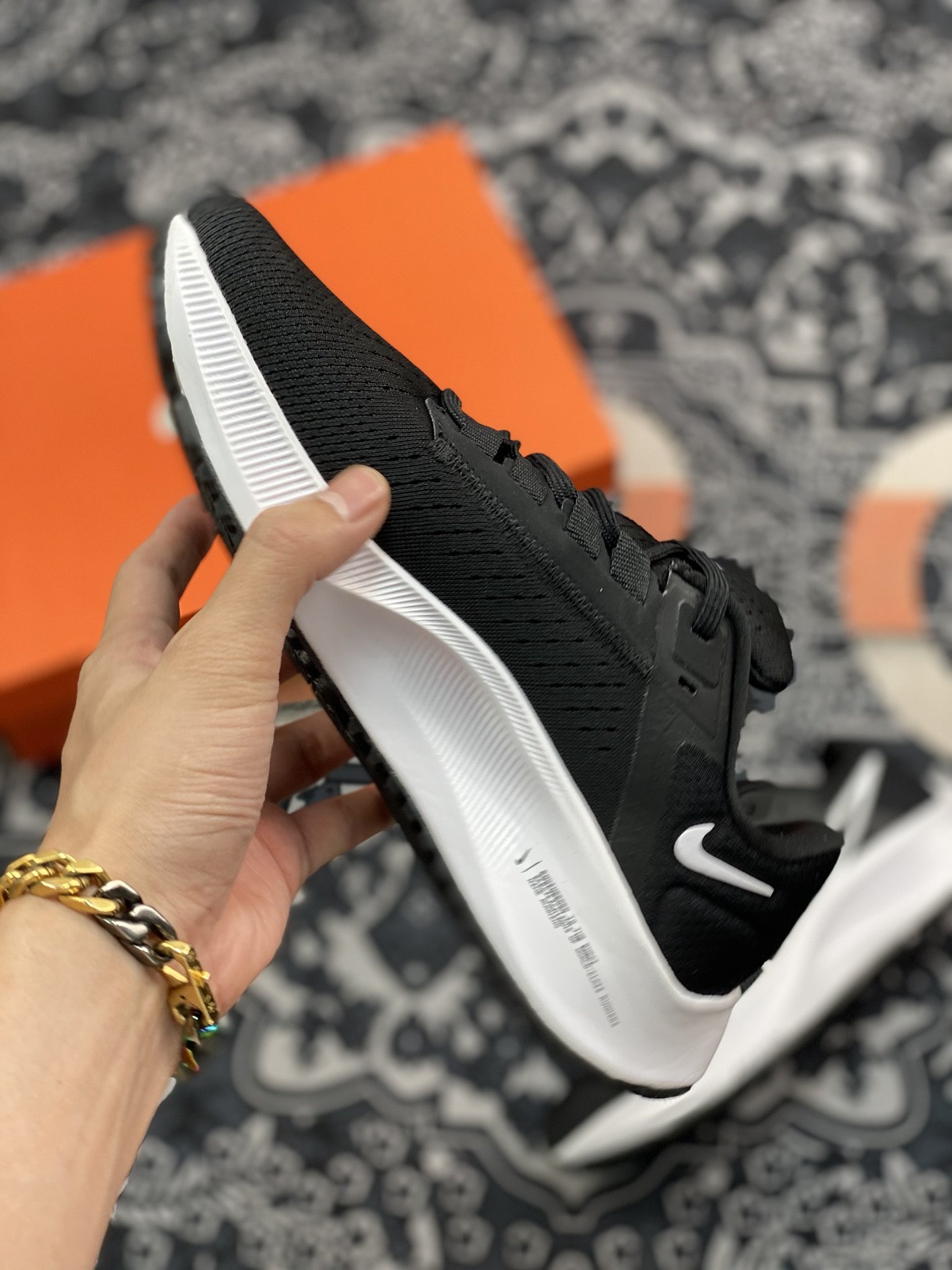 180 Nike Air Zoom Pegasus 38 飞马登月38代跑步鞋 黑白 CW7356-002