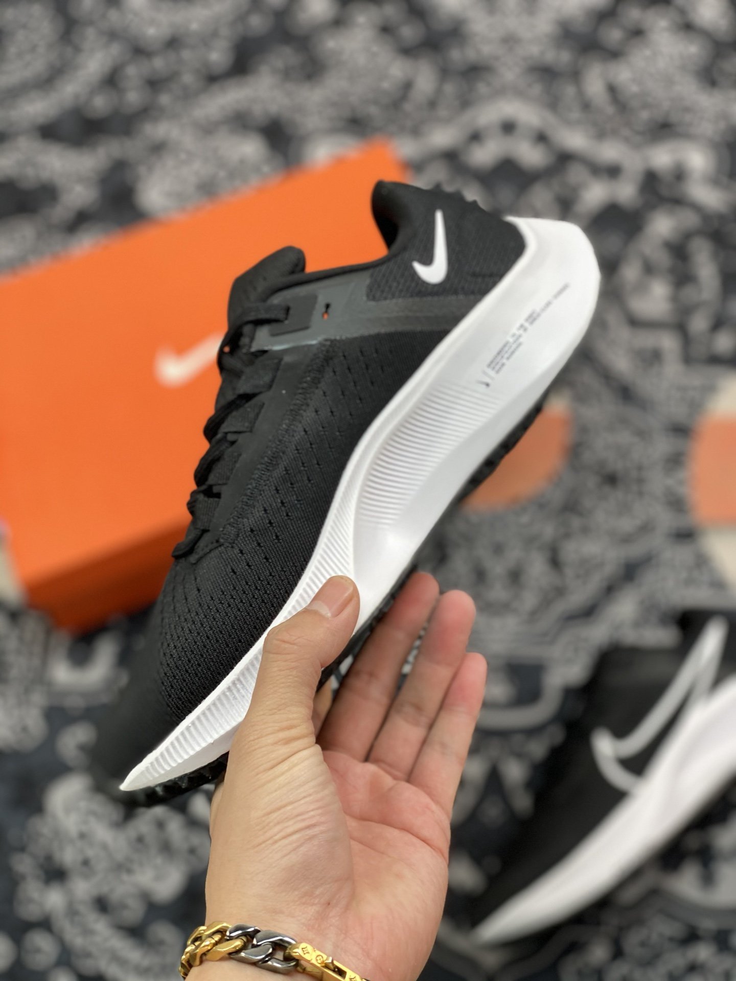 180 Nike Air Zoom Pegasus 38 飞马登月38代跑步鞋 黑白 CW7356-002