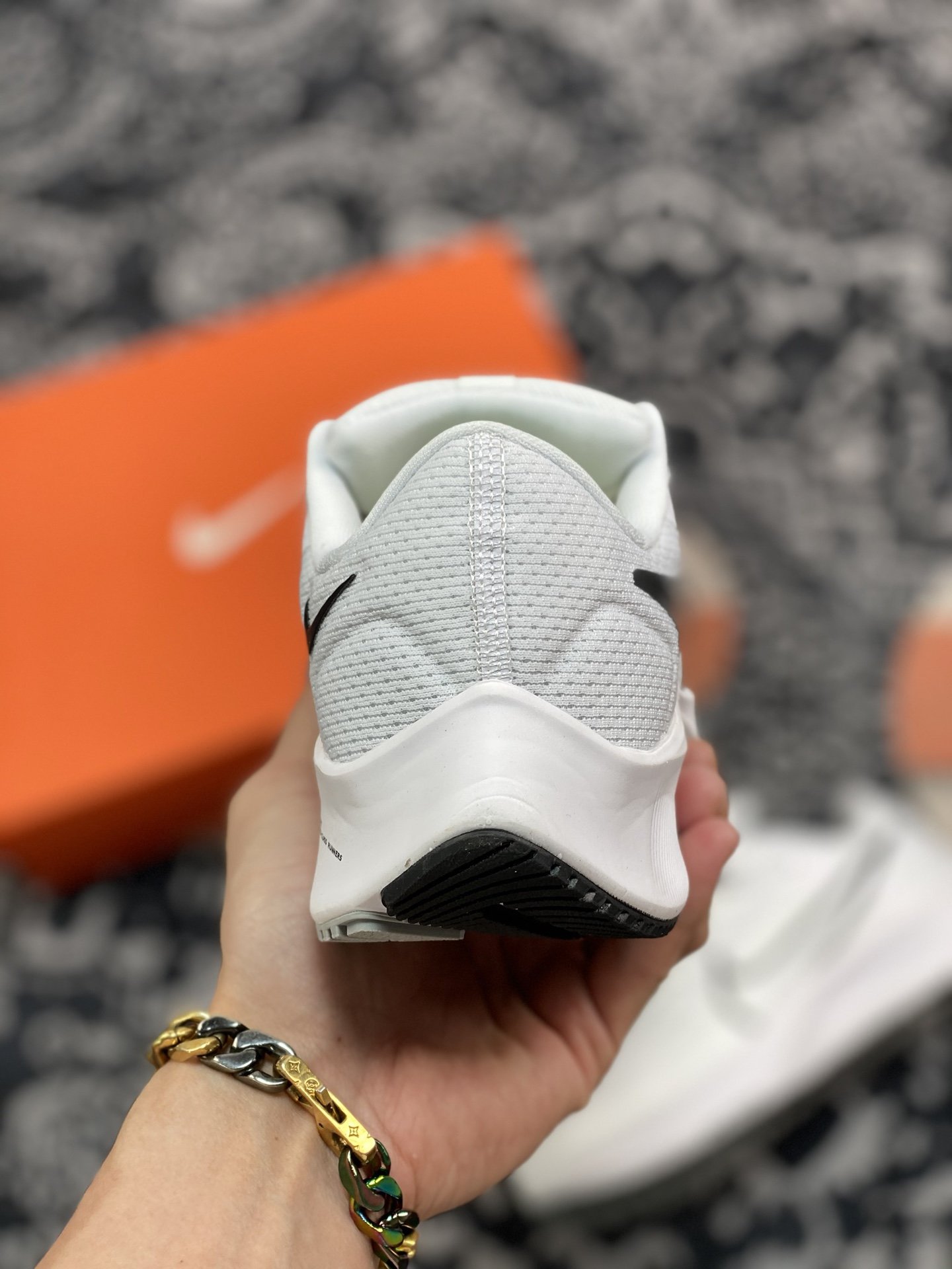 180 Nike Air Zoom Pegasus 38 飞马登月38代跑步鞋 CW7356-100