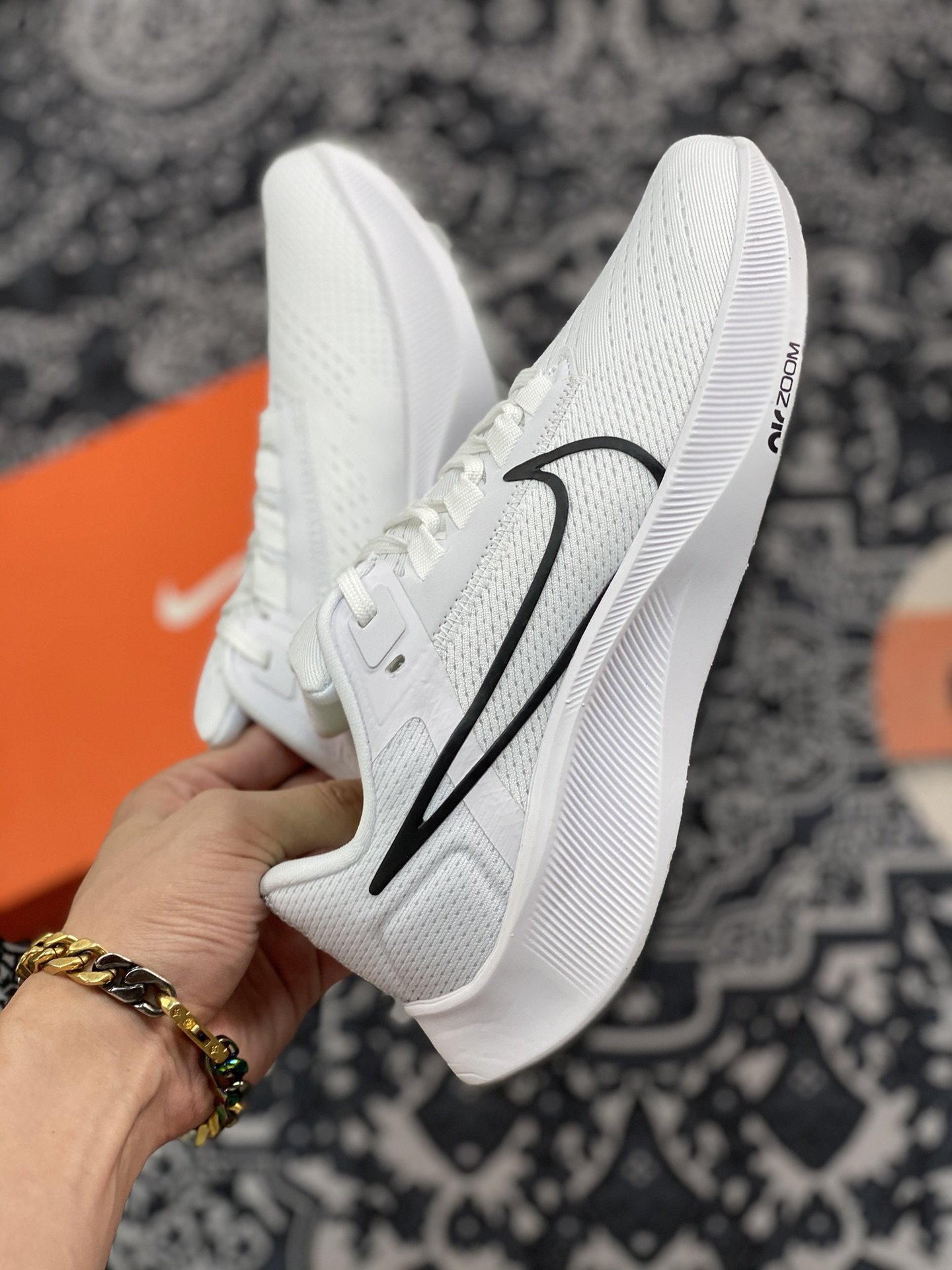 180 Nike Air Zoom Pegasus 38 飞马登月38代跑步鞋 CW7356-100