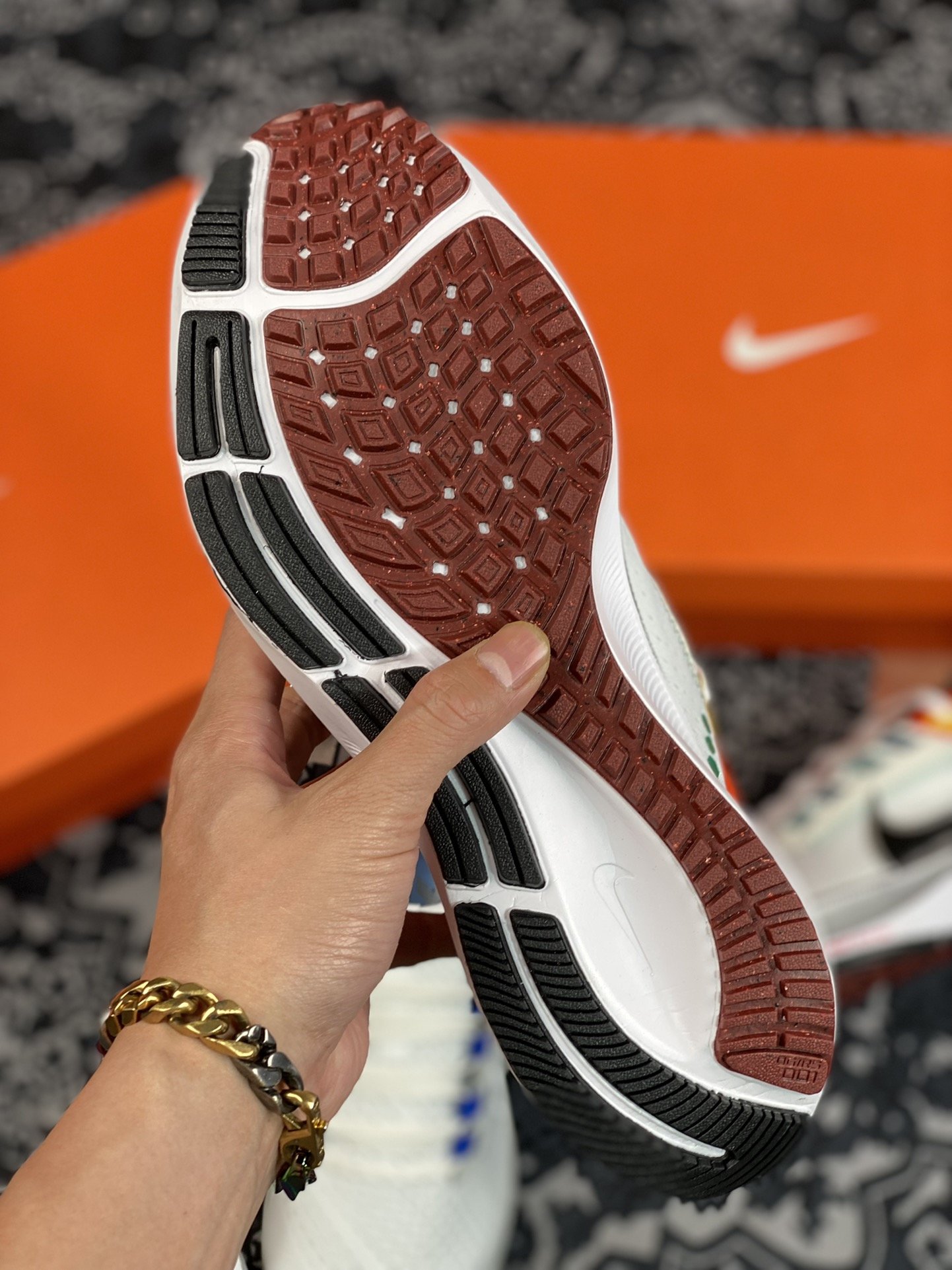 180 Nike Air Zoom Pegasus 38 登月38代网面透气跑鞋