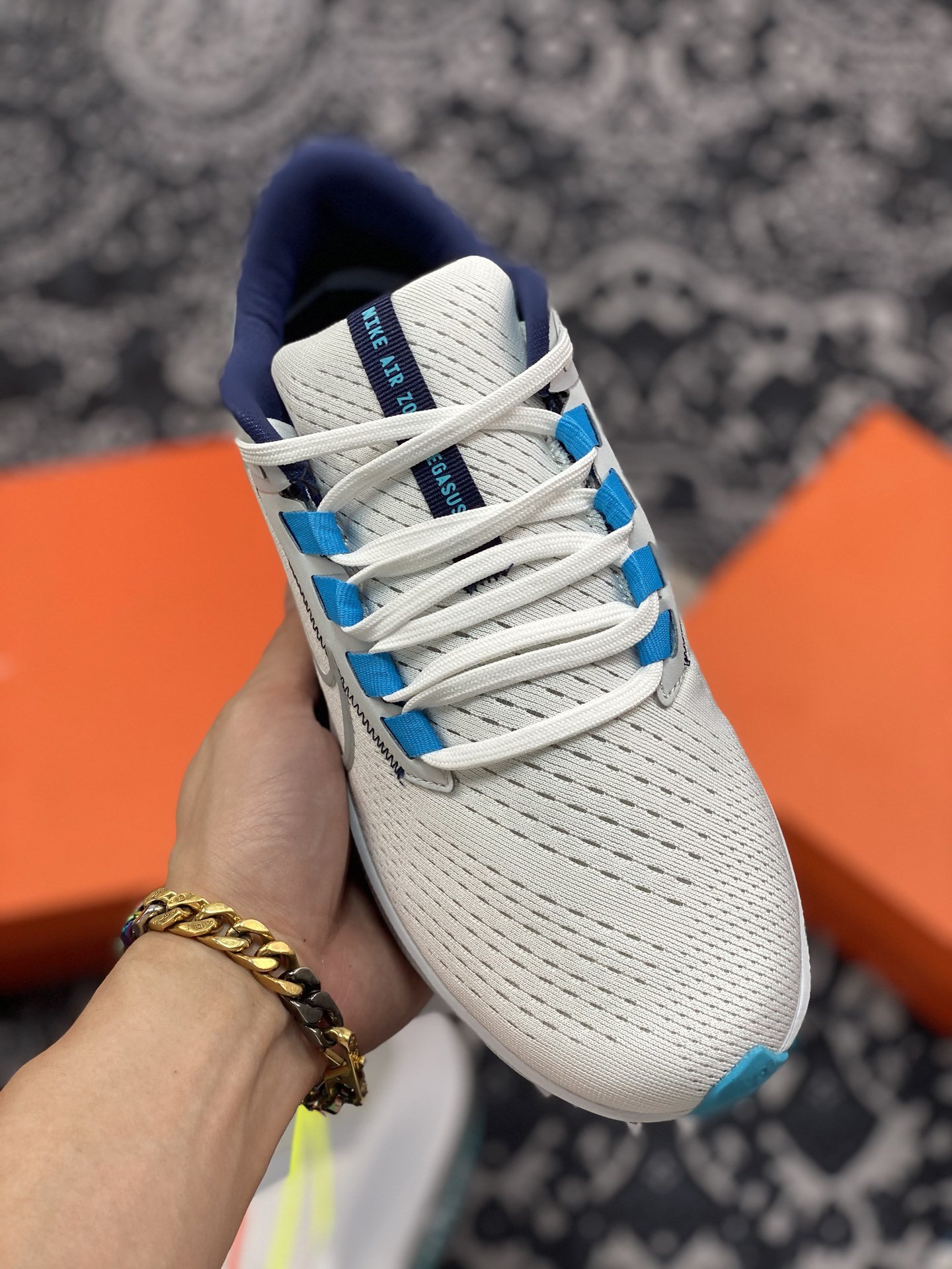 180 Nike Zoom Pegasus 38 登月38代 超轻网面跑步鞋 CW7356-101