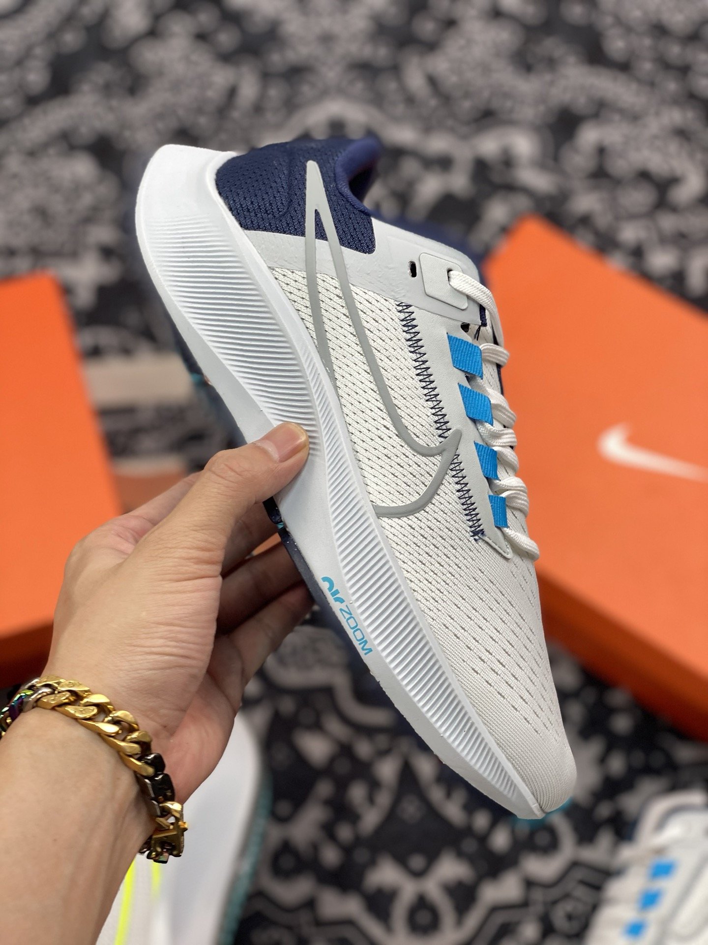 180 Nike Zoom Pegasus 38 登月38代 超轻网面跑步鞋 CW7356-101