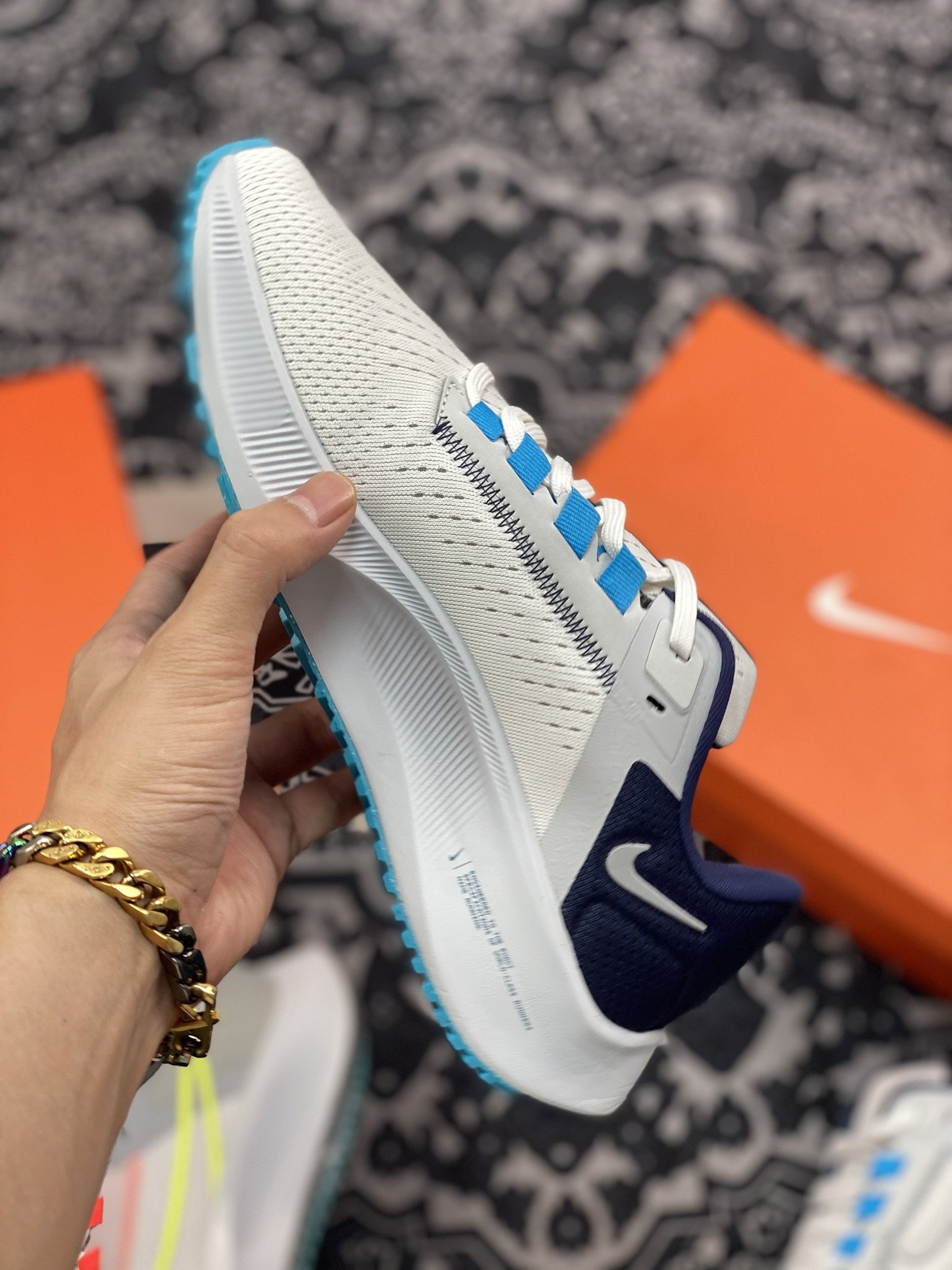 180 Nike Zoom Pegasus 38 登月38代 超轻网面跑步鞋 CW7356-101