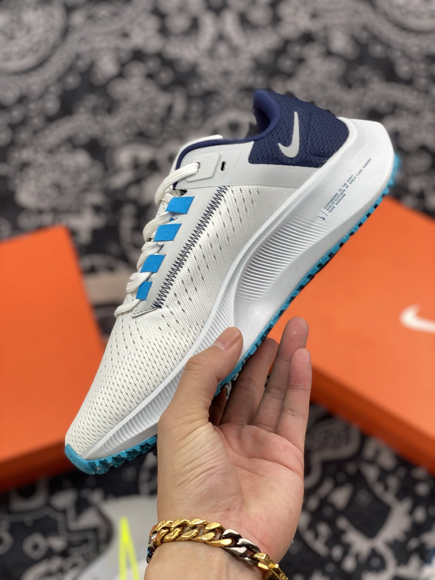 180 Nike Zoom Pegasus 38 登月38代 超轻网面跑步鞋 CW7356-101