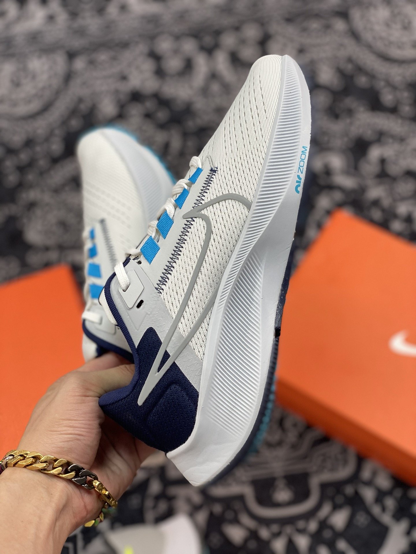 180 Nike Zoom Pegasus 38 登月38代 超轻网面跑步鞋 CW7356-101