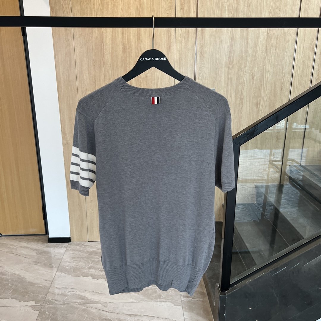 250 汤姆布朗｜小狗针织短袖